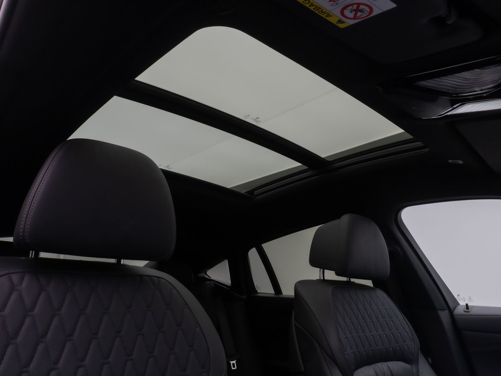 Fahrzeugabbildung BMW X6 xD40d M Sport Panorama 360°Laser HUD DAB H/K