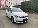 Volkswagen Touran 2.0 140 PS , 7 Sitzer , Panoramadac... - Volkswagen Touran: 140 Ps
