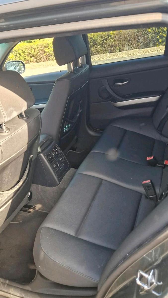BMW 318 2010 — photo 6