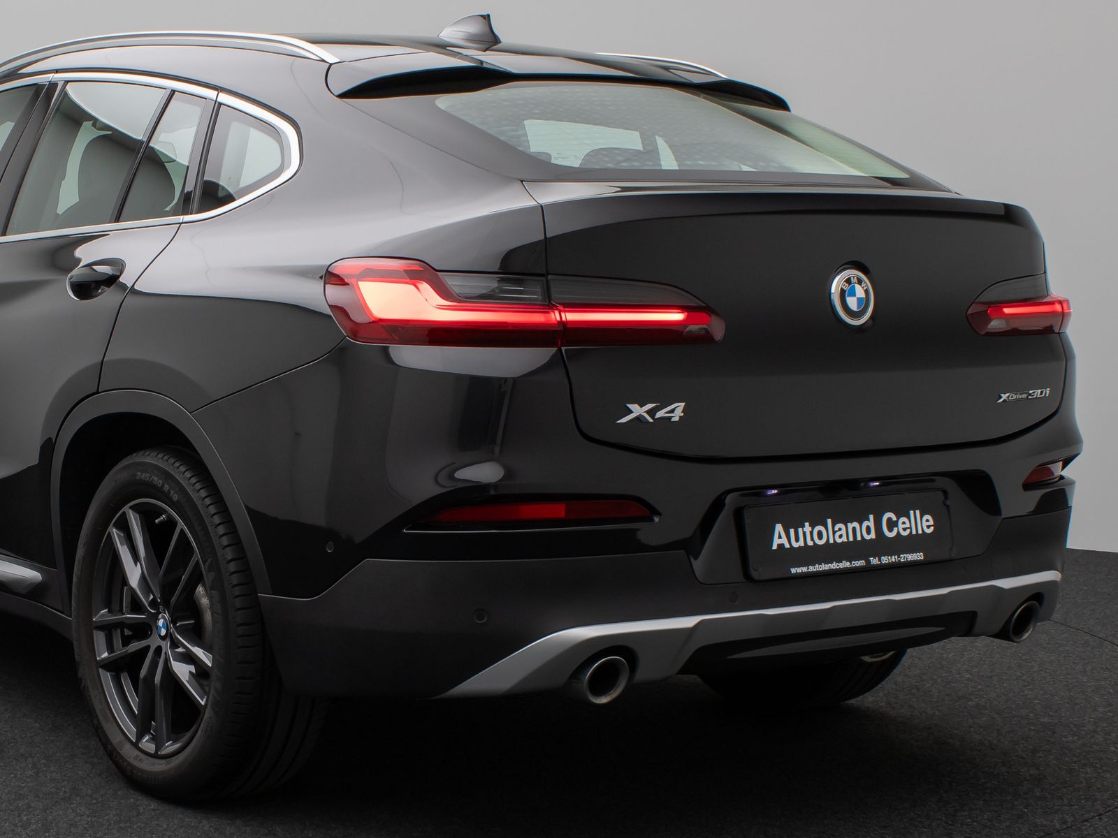 Fahrzeugabbildung BMW X4 xD30i xLine Panorama Kamera HUD DAB HiFi AHK