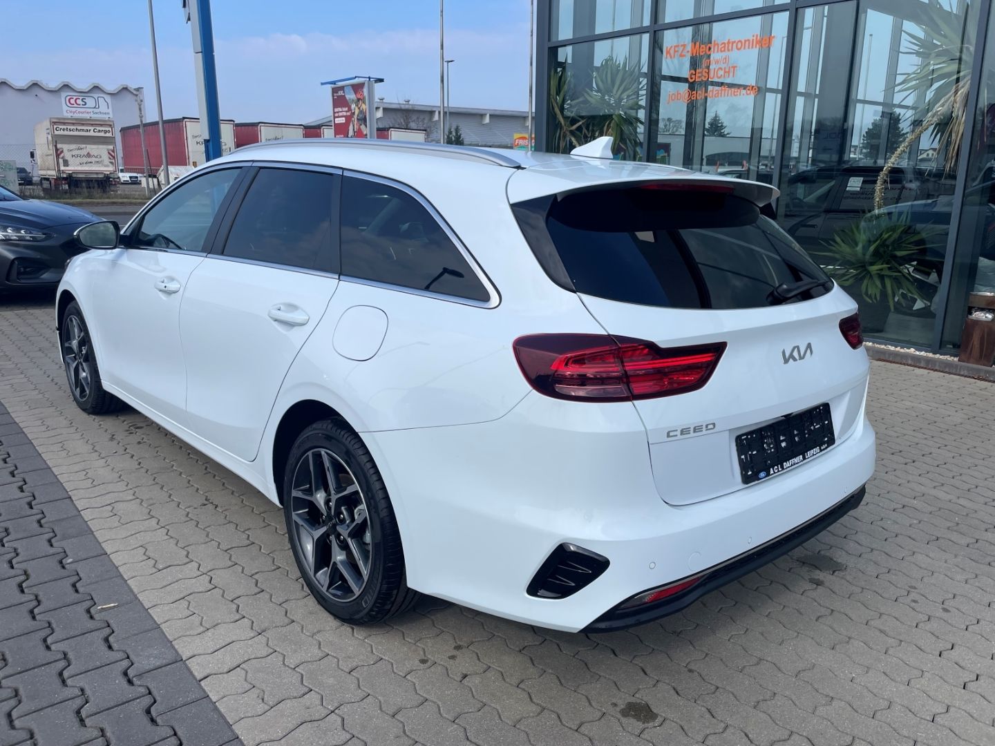 Fahrzeugabbildung Kia Ceed_sw Ultimate Edition AppleCarPlay P8 P9