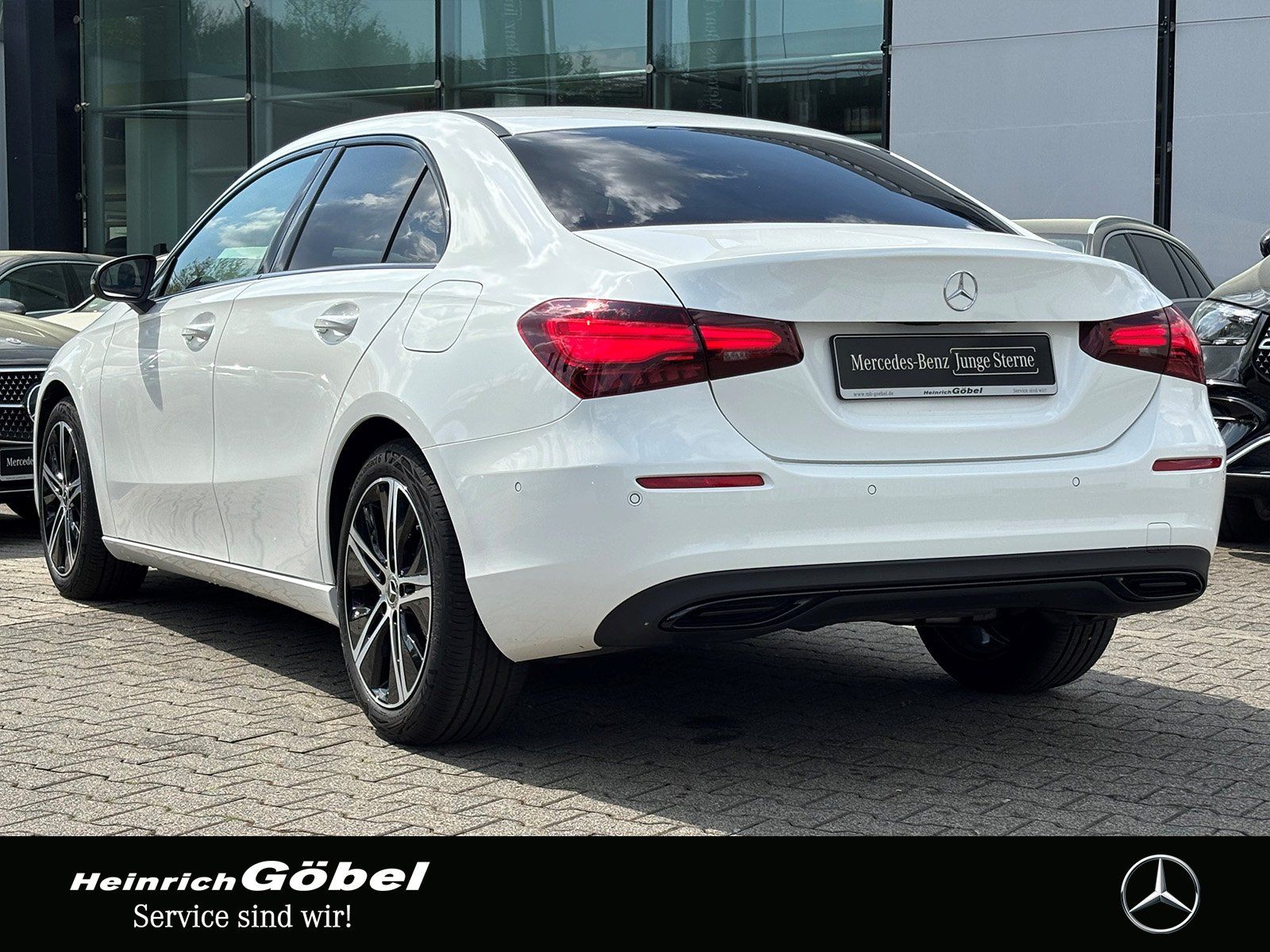 Fahrzeugabbildung Mercedes-Benz A 180 L PROGRESSIVE*APPLE-CARPLAY*KAMERA*NIGHTP*