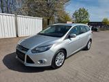 Ford Focus Turnier Titanium+abn.AHK+NAVI+Parkasyst. - Ford Focus Gebrauchtwagen