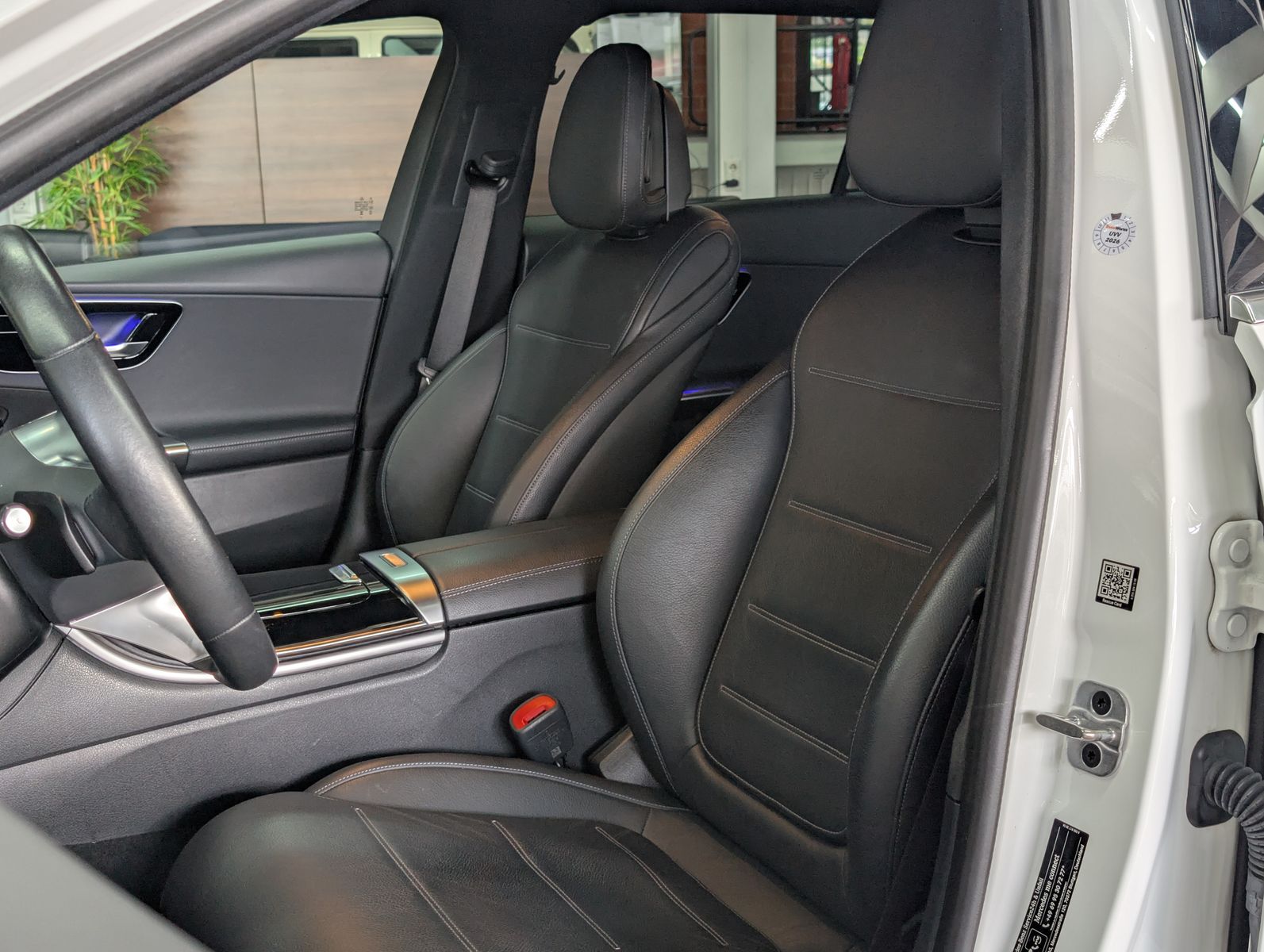 Fahrzeugabbildung Mercedes-Benz C 200 d T Avantgarde AHK PANO MBUX LEDER BURMEST