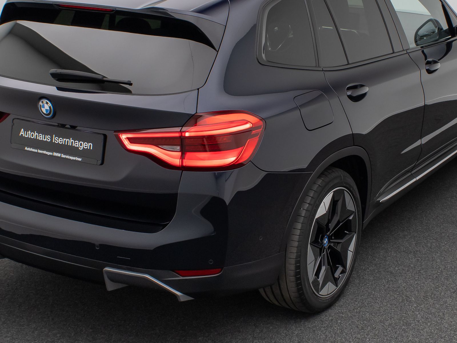 Fahrzeugabbildung BMW iX3 IMPRESSIVE HUD 360°DAB H/K 20Zoll Sport Alar