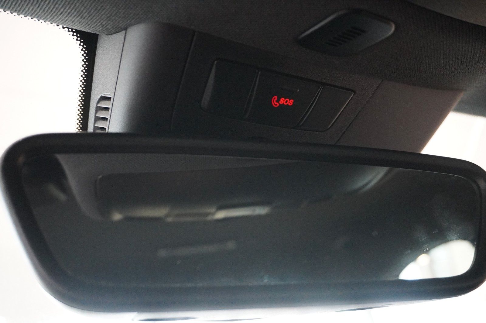 Fahrzeugabbildung Mercedes-Benz A 200 LIM. AMG LINE NAVI/LED/KAMERA/SPORT/SH/AHK