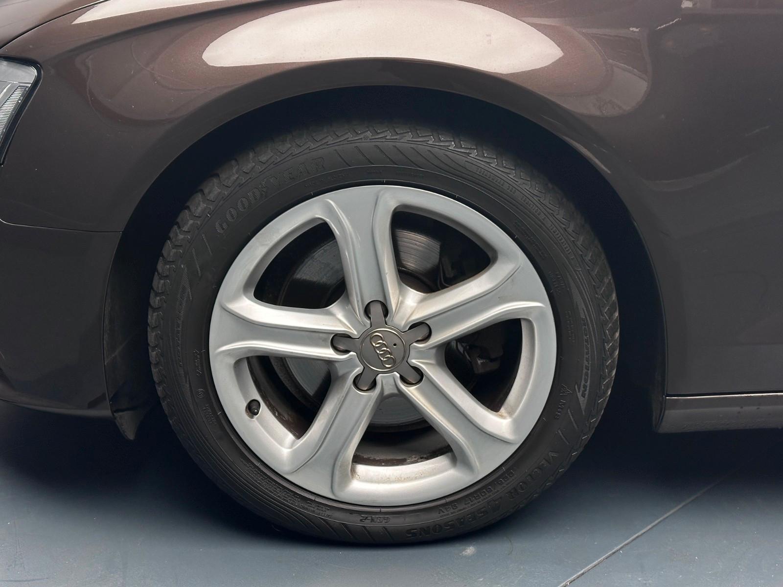 Audi A4 2013 — photo 9