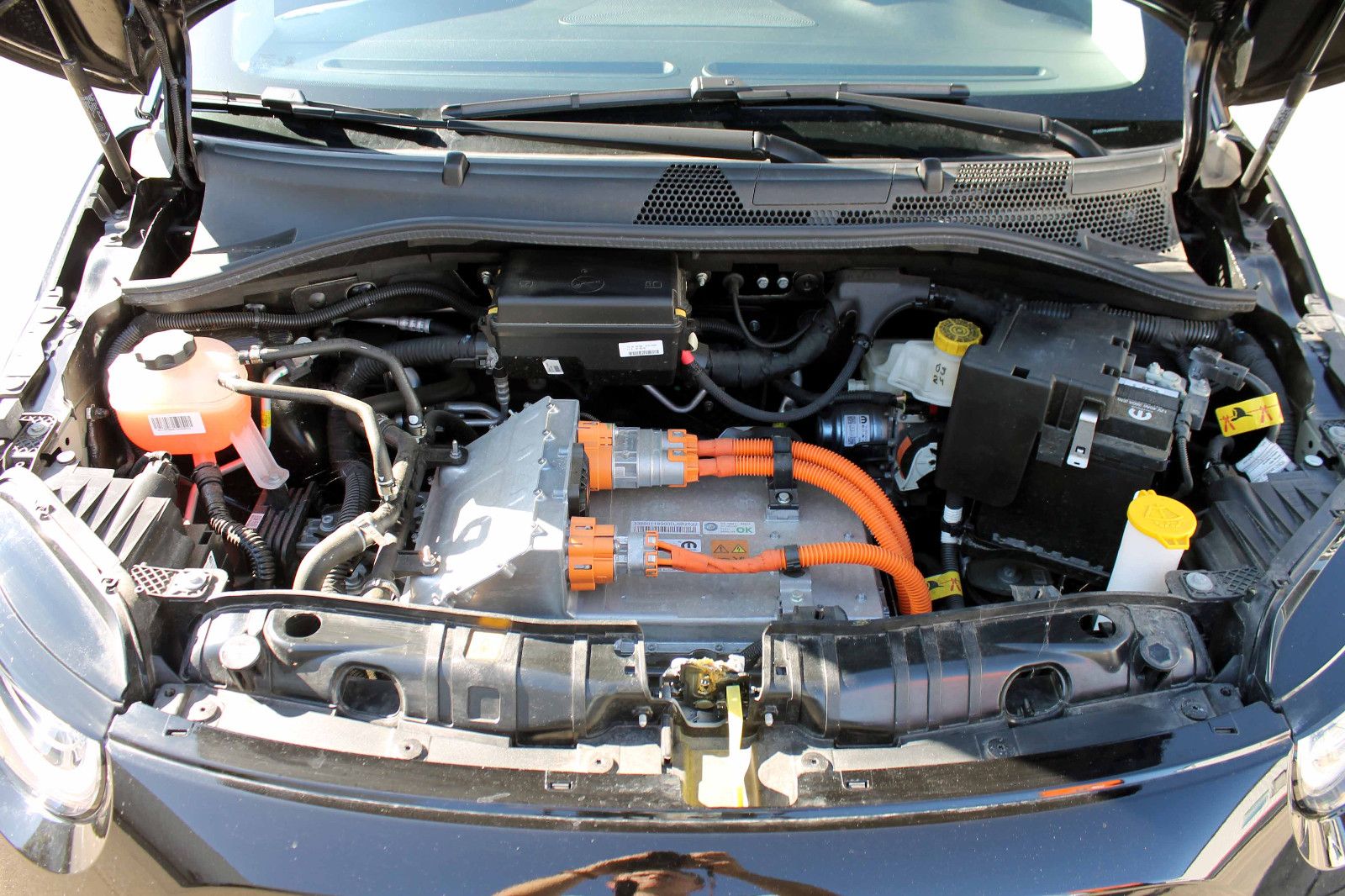 Fahrzeugabbildung Fiat 500e La Prima by Bocelli ACC LED KAM PDC BT SHZ