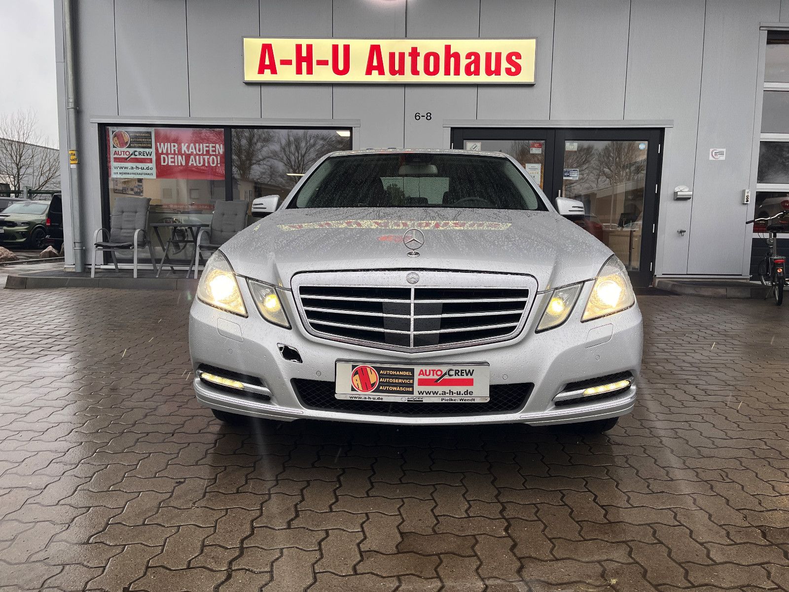 Fahrzeugabbildung Mercedes-Benz E 220 Limousine CDI BlueEfficiency Elegance