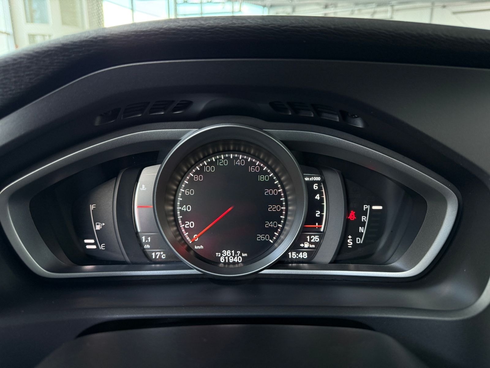 Fahrzeugabbildung Volvo V40 Kinetic SENSUS CONNECT LED SHZ PDC ALU