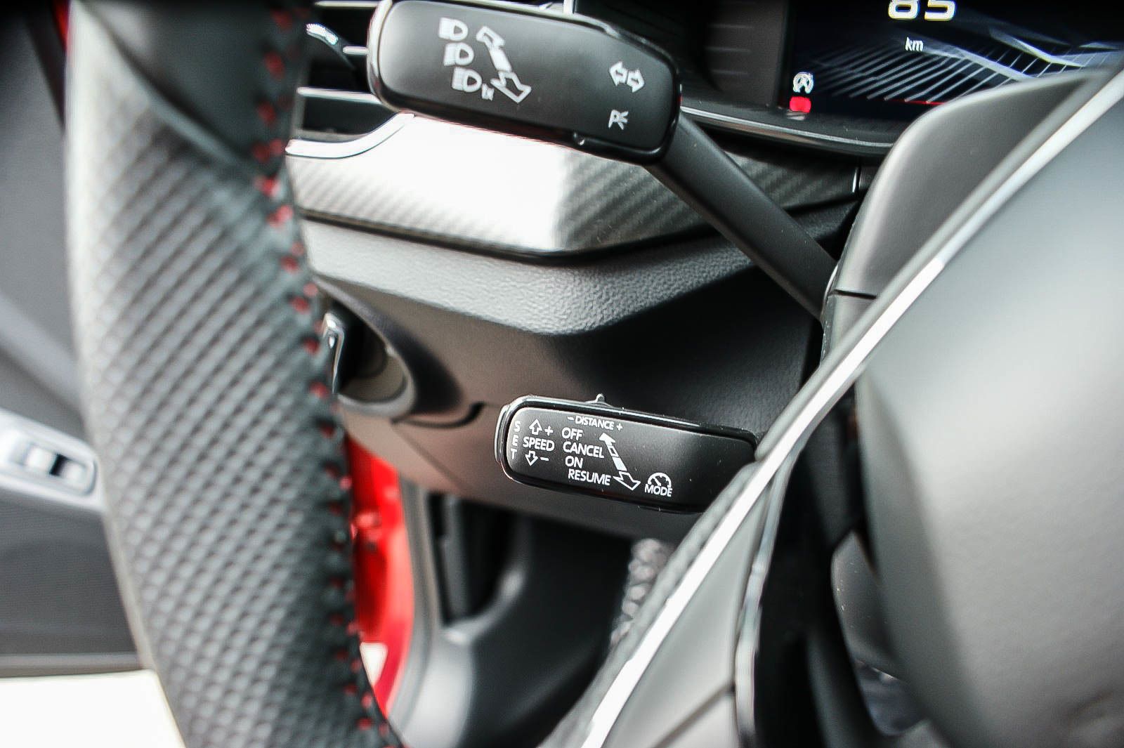Fahrzeugabbildung SKODA Kamiq 1.5 TSI Monte Carlo PANORAMA KAMERA ACC 18