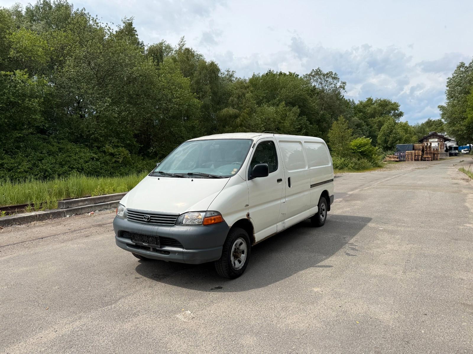 Toyota Hiace Lang
