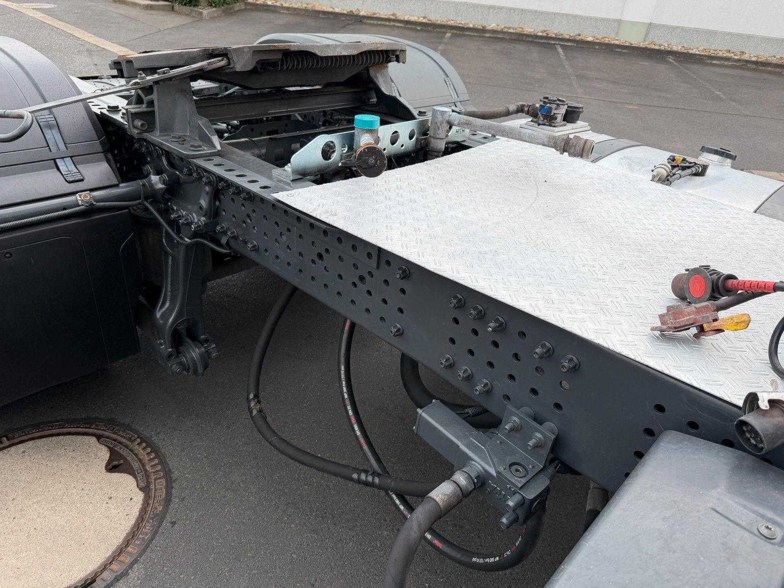 Fahrzeugabbildung Mercedes-Benz Actros 1846 LS Hydraulik, ADR, 2 x Nebenantrieb