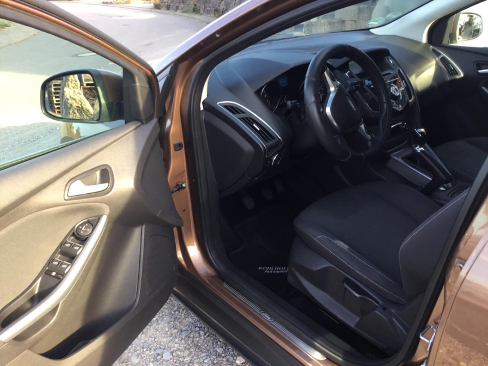 Ford Focus 2013 — photo 8