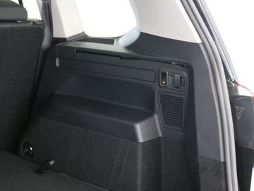 Volkswagen Touran 1.5 TSI DSG COMFORTLINE LED KAMERA 7S AHK