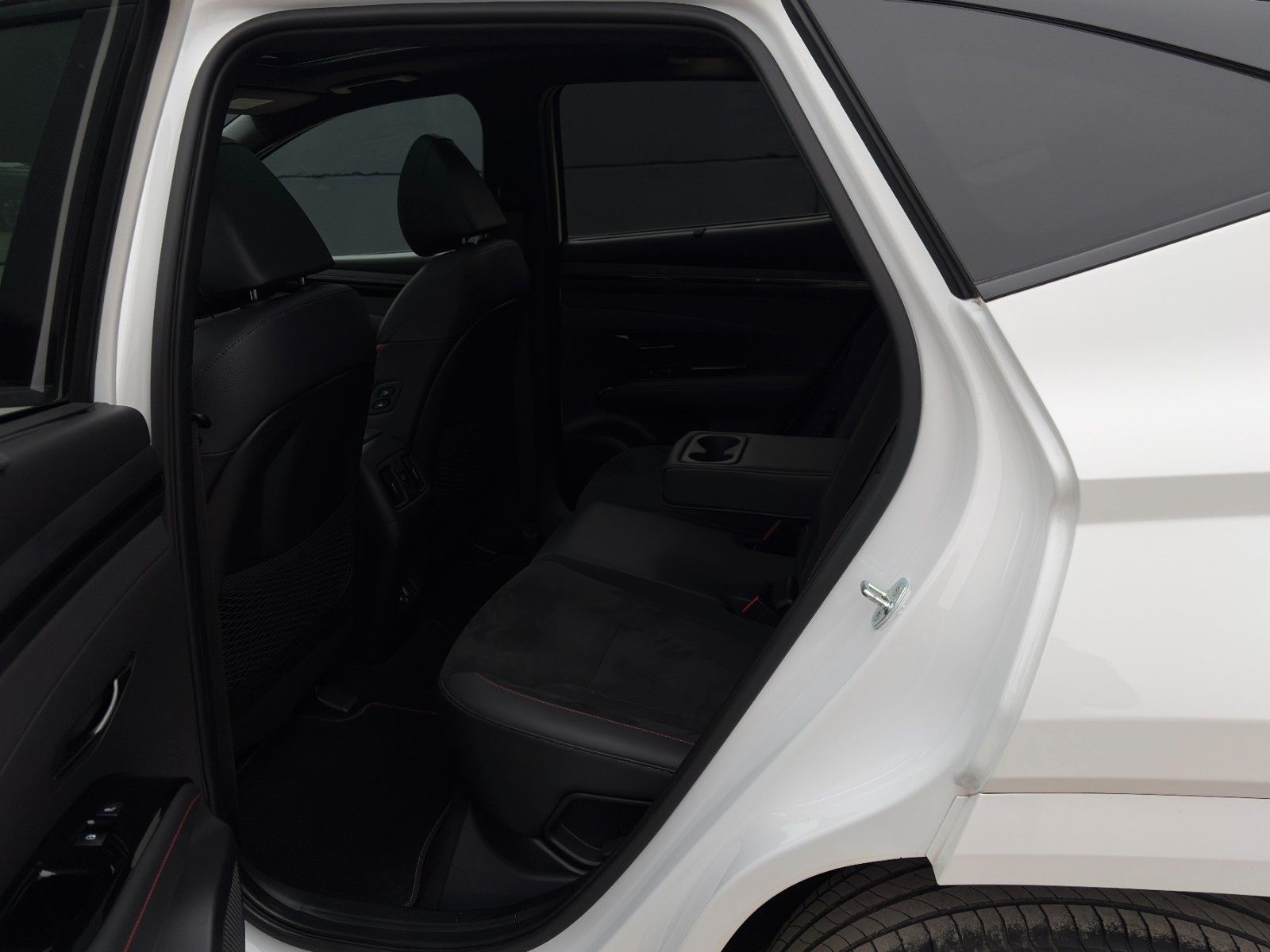 Fahrzeugabbildung Hyundai Tucson 1.6 T-GDI N-Line PHEV 4WD 360° ACC LHZ