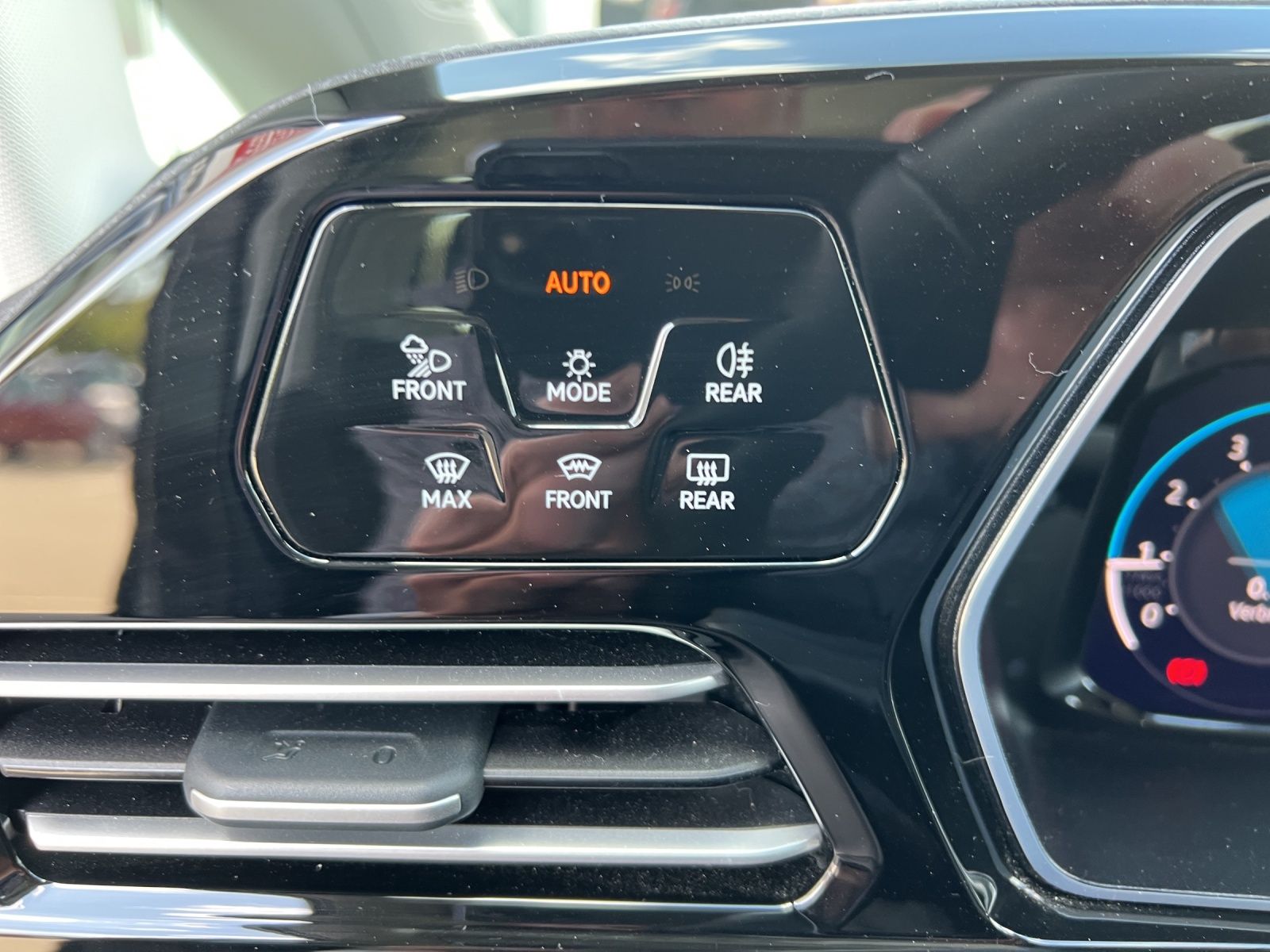 Fahrzeugabbildung Volkswagen Caddy Maxi TSI Style Maxi LED AHK STH NAVI