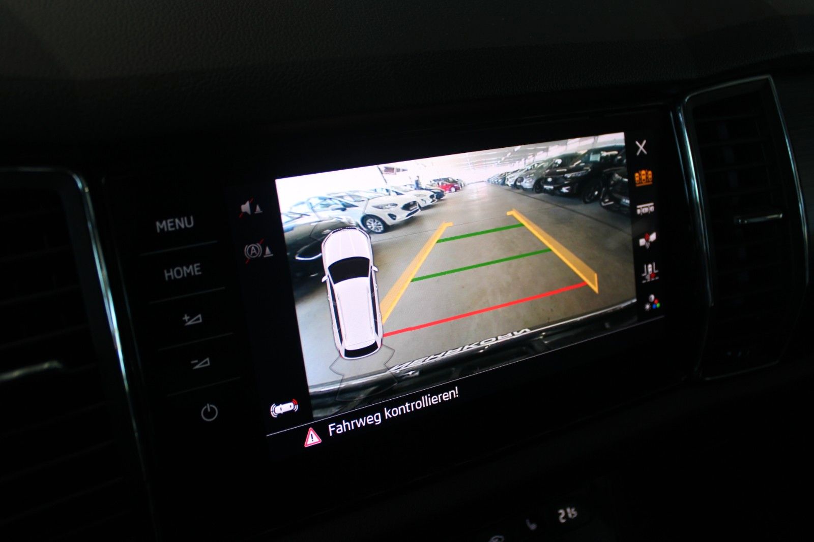Fahrzeugabbildung SKODA Kodiaq DSG 4x4 SOLEIL LED AHK LEDER ACC STDHZ