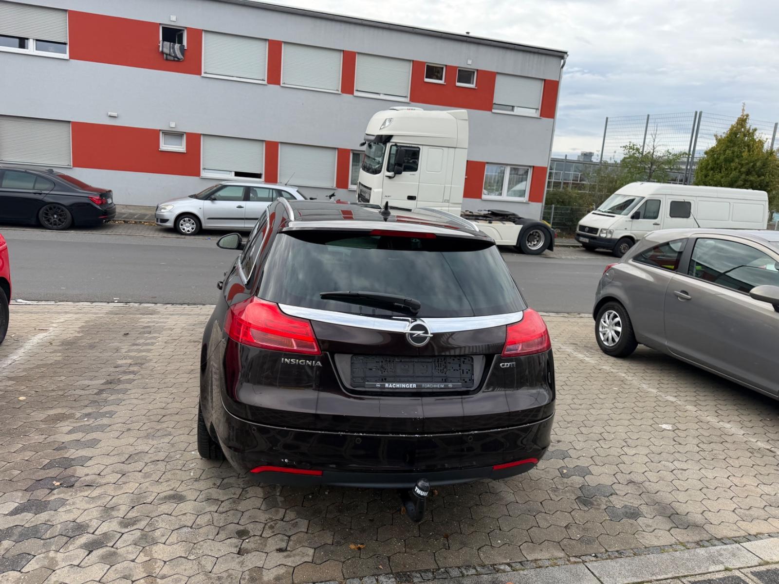 Opel Insignia 2011 — photo 19
