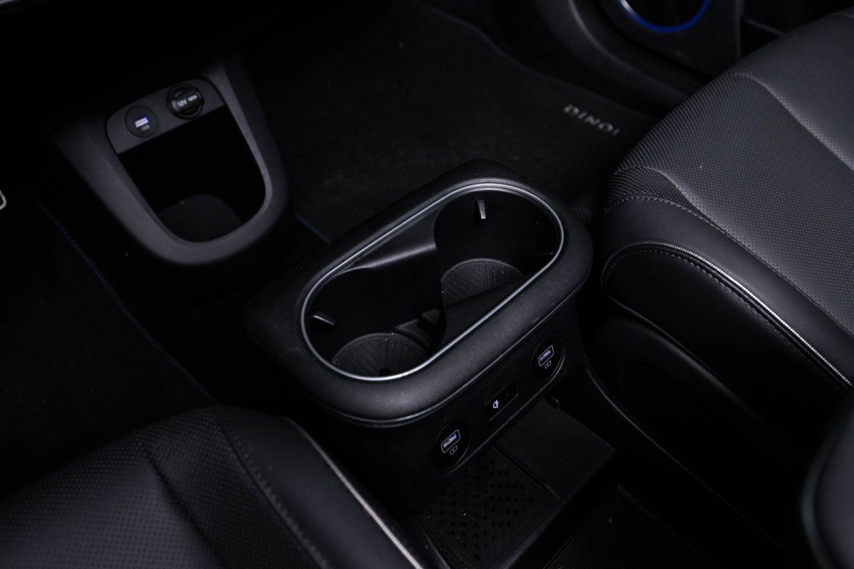 Fahrzeugabbildung Hyundai IONIQ 5 mit Heckantrieb 77,4kWh Batt. UNIQ-Paket