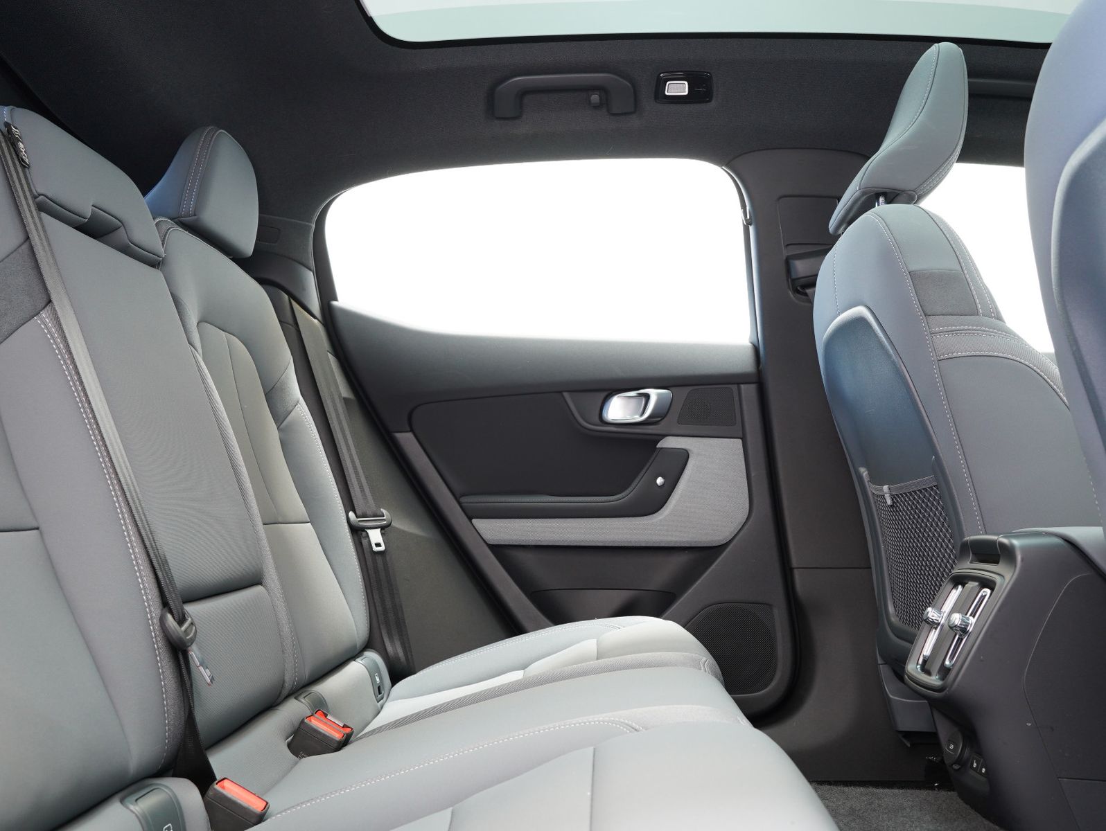 Fahrzeugabbildung Polestar 2 Long Range Dual Motor AWD 78kWh PILOT/PLUS/SOH