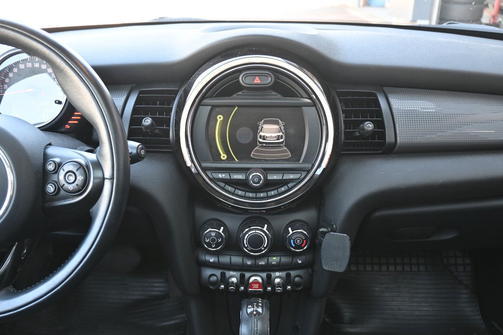 Fahrzeugabbildung MINI ONE Mini 5-trg. One