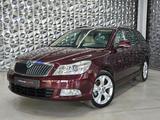 Skoda Octavia 1.8 TSI Elegance DSG*STHZ*SCHIEBEDACH - Skoda Octavia: 1.8