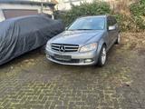 Mercedes-Benz 320 - Mercedes-Benz 320 mit 5 Türen