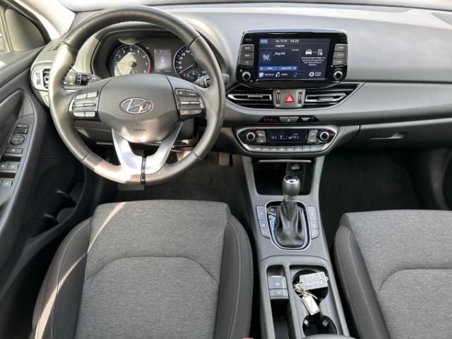 Fahrzeugabbildung Hyundai i30 1.0 T-GDI +CARPLAY+RFK+KLIMA+SHZ+PDC+TEMPOMA