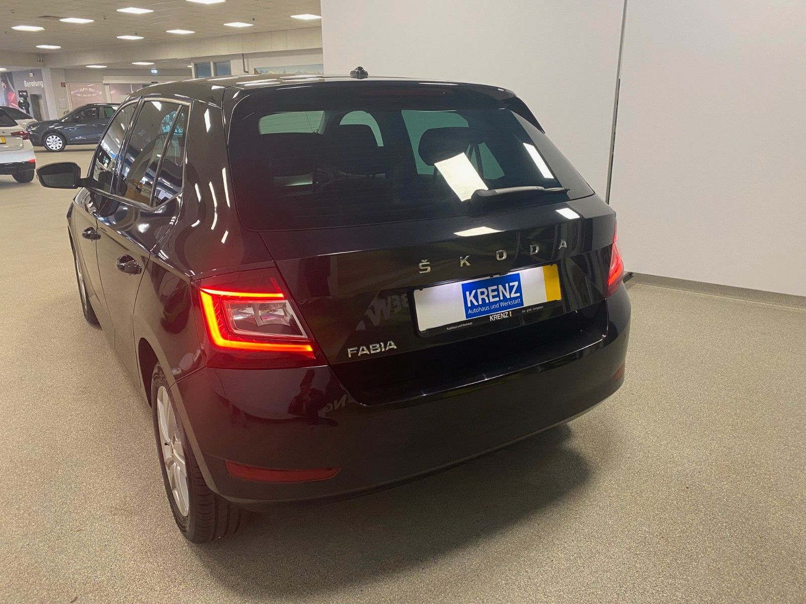 Fahrzeugabbildung SKODA Fabia 1.0 TSI DSG STYLE+Kamera+Mirror Link+ALU+