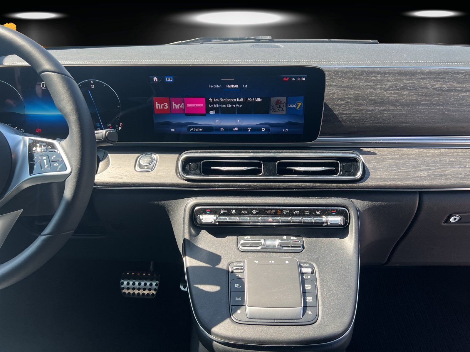 Fahrzeugabbildung Mercedes-Benz V 250 d 4M AVG/Lang AMG elHeck AHK Standhz MLED