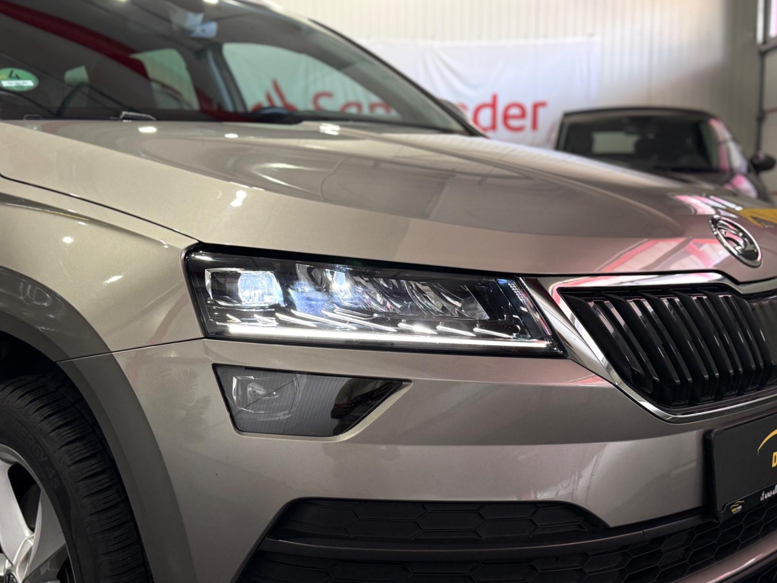 Skoda Karoq Ambition*KAMERA*AHK*ALLWETTER*CARPLAY*LED