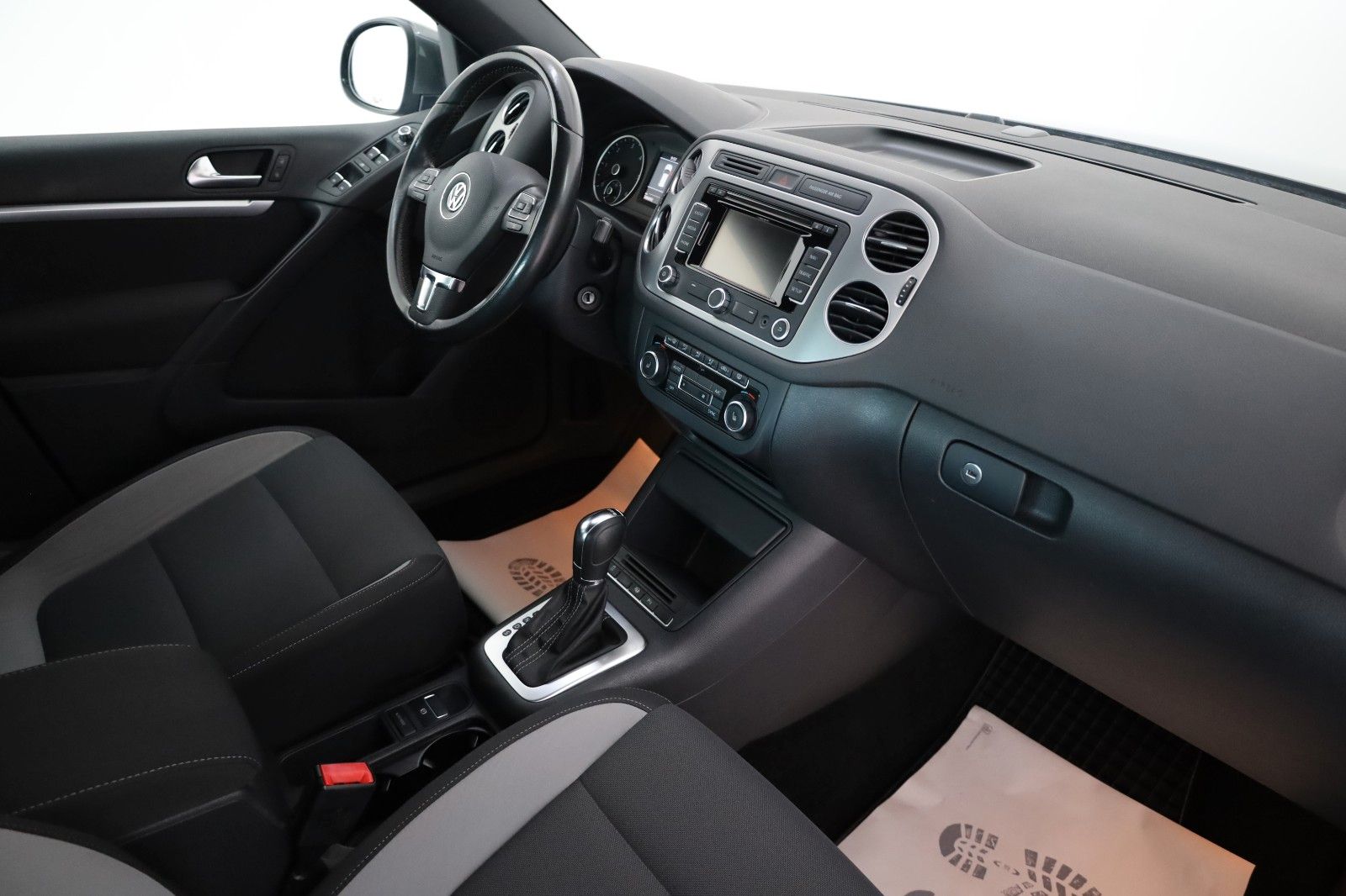 Fahrzeugabbildung Volkswagen Tiguan Life 4M Navi,SH,PDC,Park Assist,SR+WR