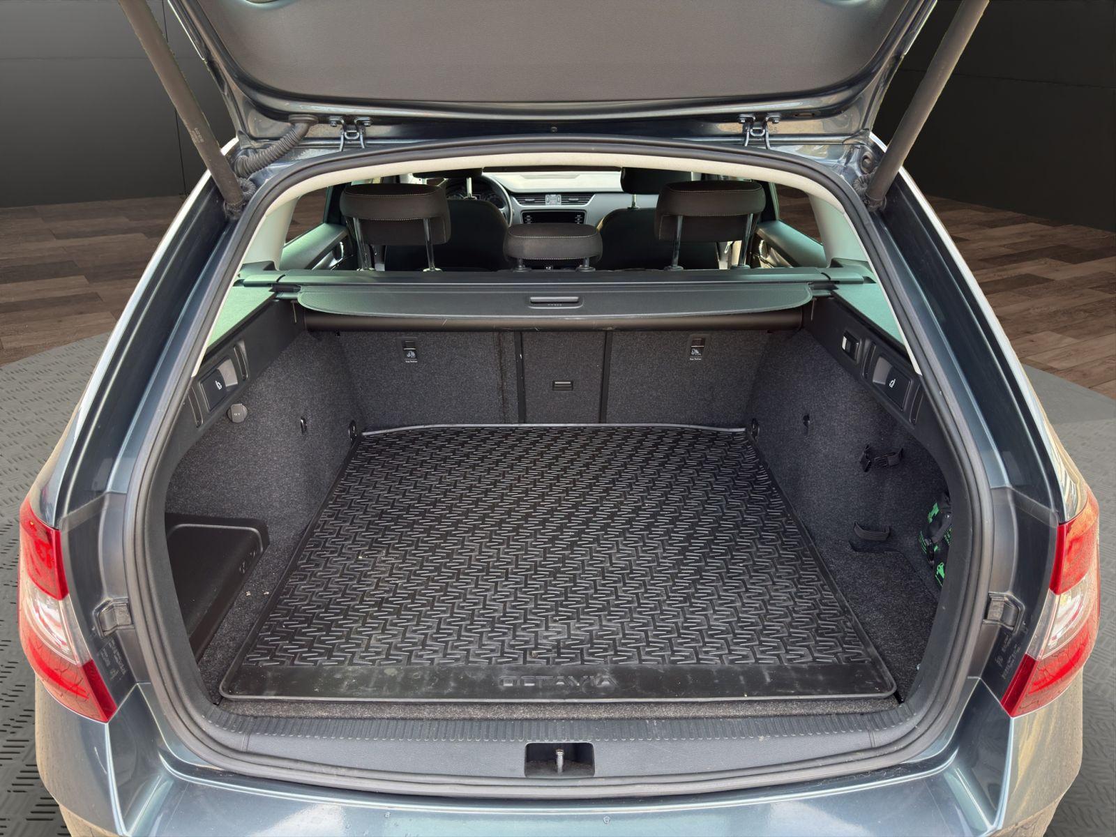 Skoda Octavia 1.5 TSI Combi Soleil CANTON+ESP+LED