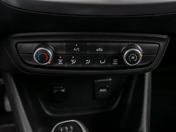 Opel Crossland 1.2 Basis Fernlicht-Assistent Tempomat