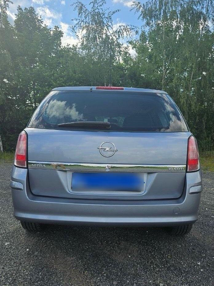 Opel Astra 2010 — photo 6