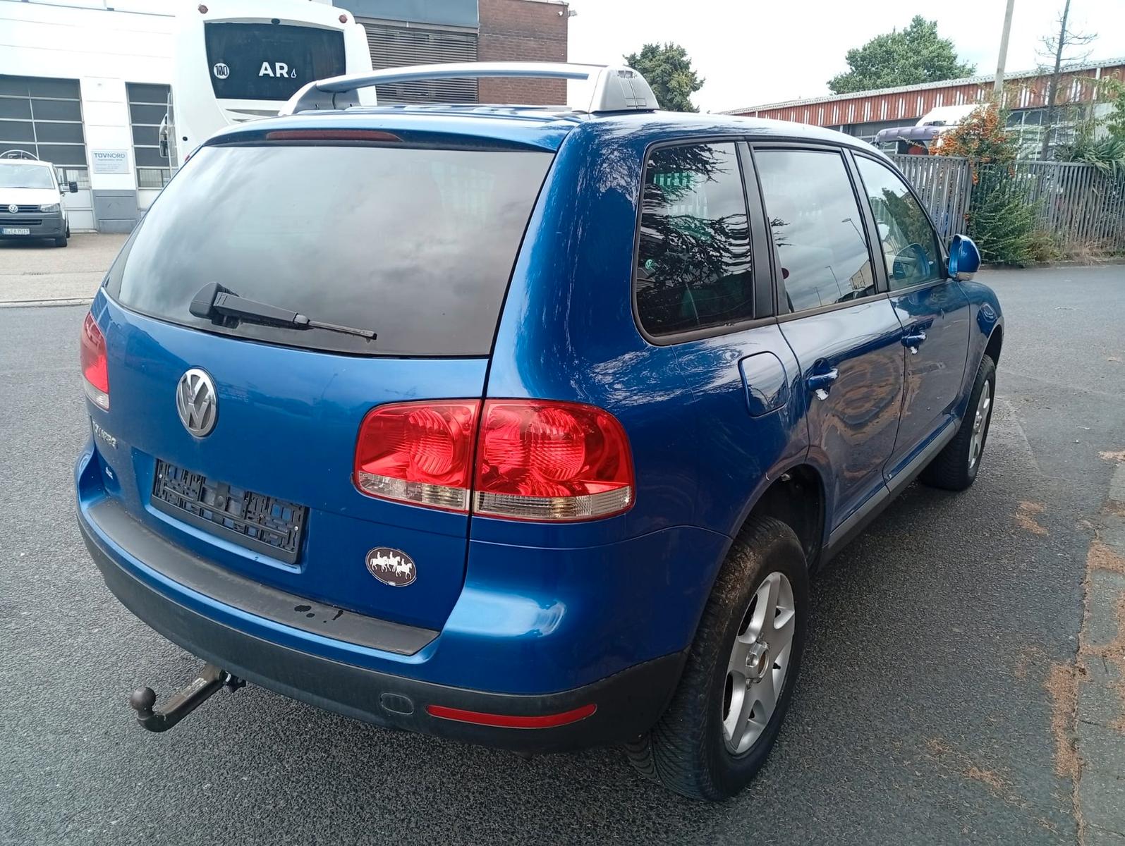 Volkswagen Touareg 2004 — engine 2.460 cm³, 174 HP (128kW)