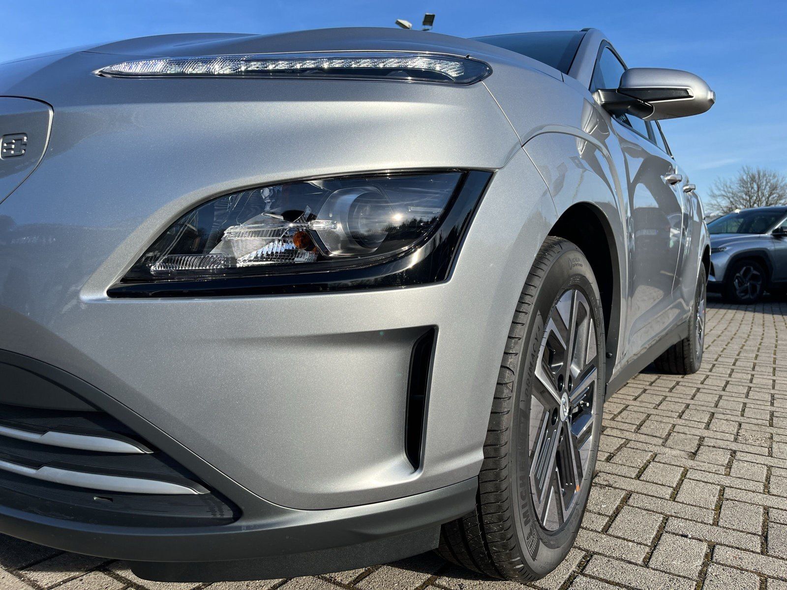 Fahrzeugabbildung Hyundai KONA Elektro 64kWh Select Effizienz ab 133€Mtl.*