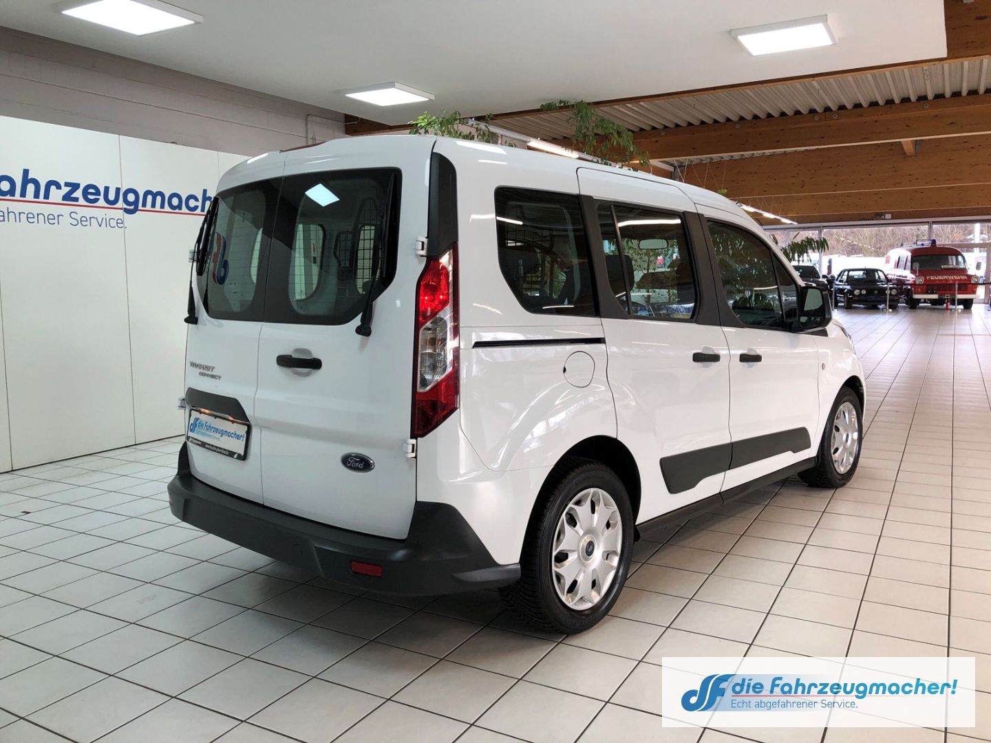 Fahrzeugabbildung Ford Transit Connect Kombi Trend 1.5 TDCi Notbremsass