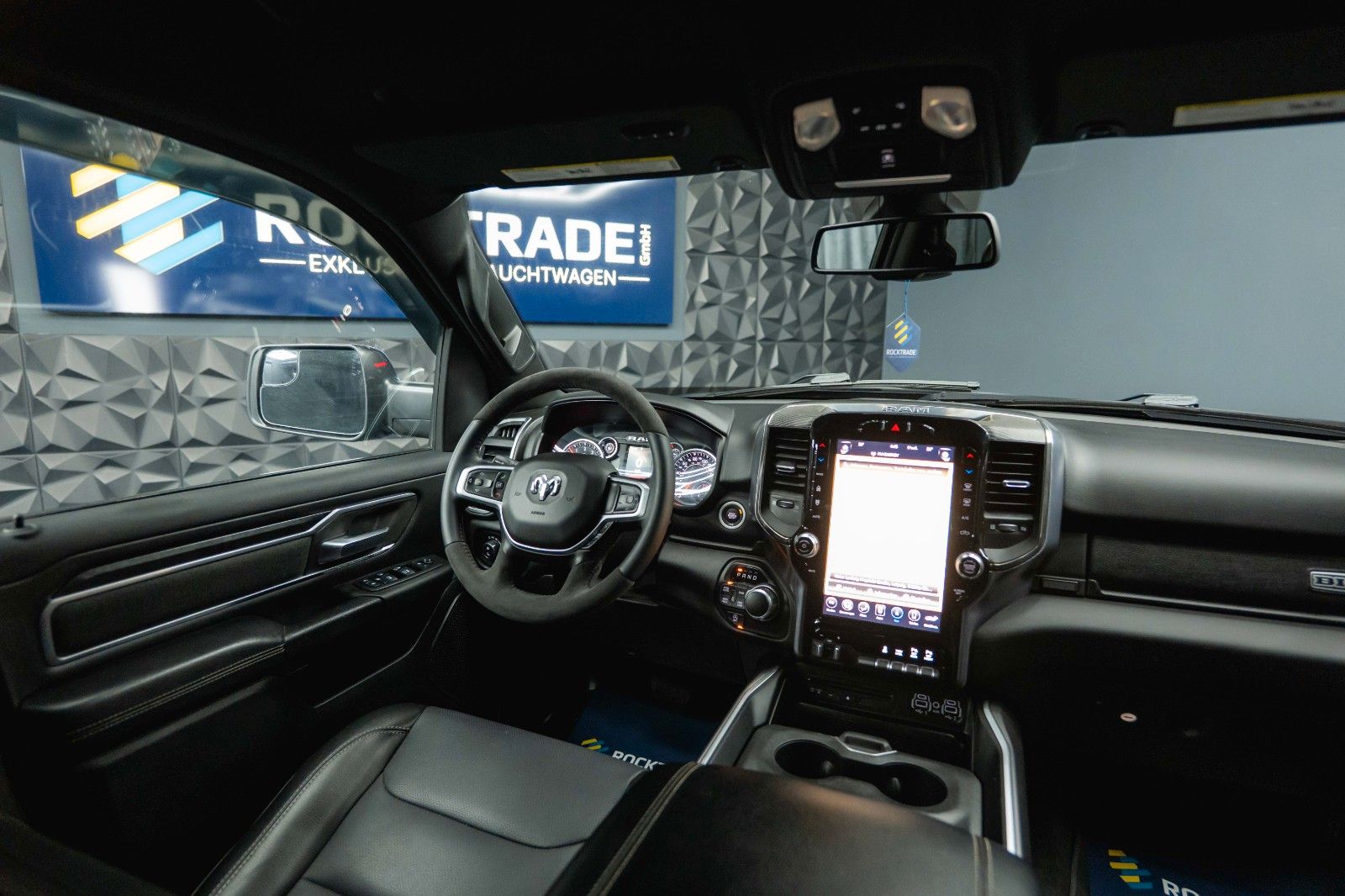 Fahrzeugabbildung Dodge RAM 5.7 V8 HEMI 4x4 OFFROAD Night Limited 19%