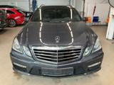Mercedes-Benz E 63 T AMG +BI-XENON+PANO+ACC+KESSY+DEUTSCH+H&K - Mercedes E 63 AMG mit Schiebedach