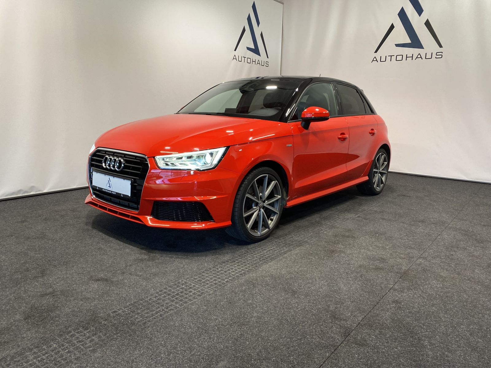 AUDI A1 Sportback 1.8 TFSI S-LineAutom Navi LED Pano