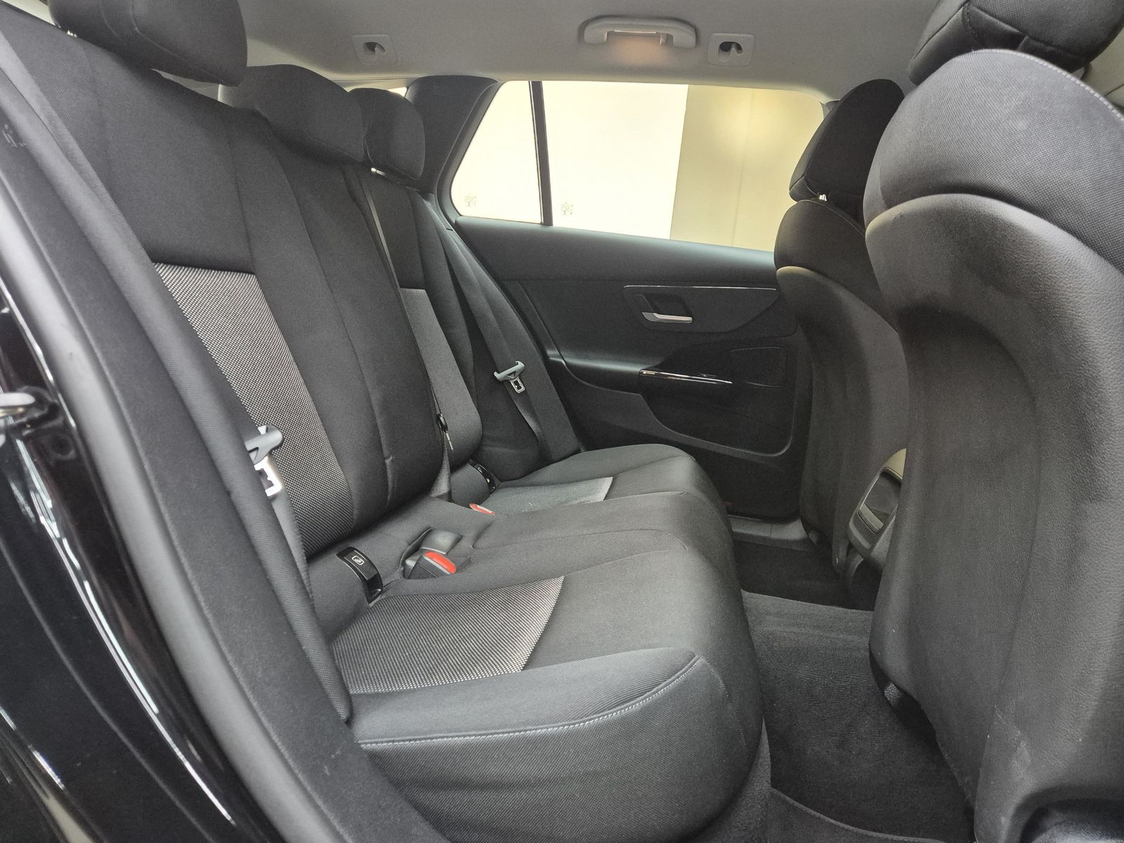 Fahrzeugabbildung Mercedes-Benz C 180 T CGI 9G NAVI+LED+SHZ+KAMERA+TEMP+DAB+LM