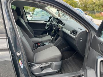 Volkswagen Tiguan - 11