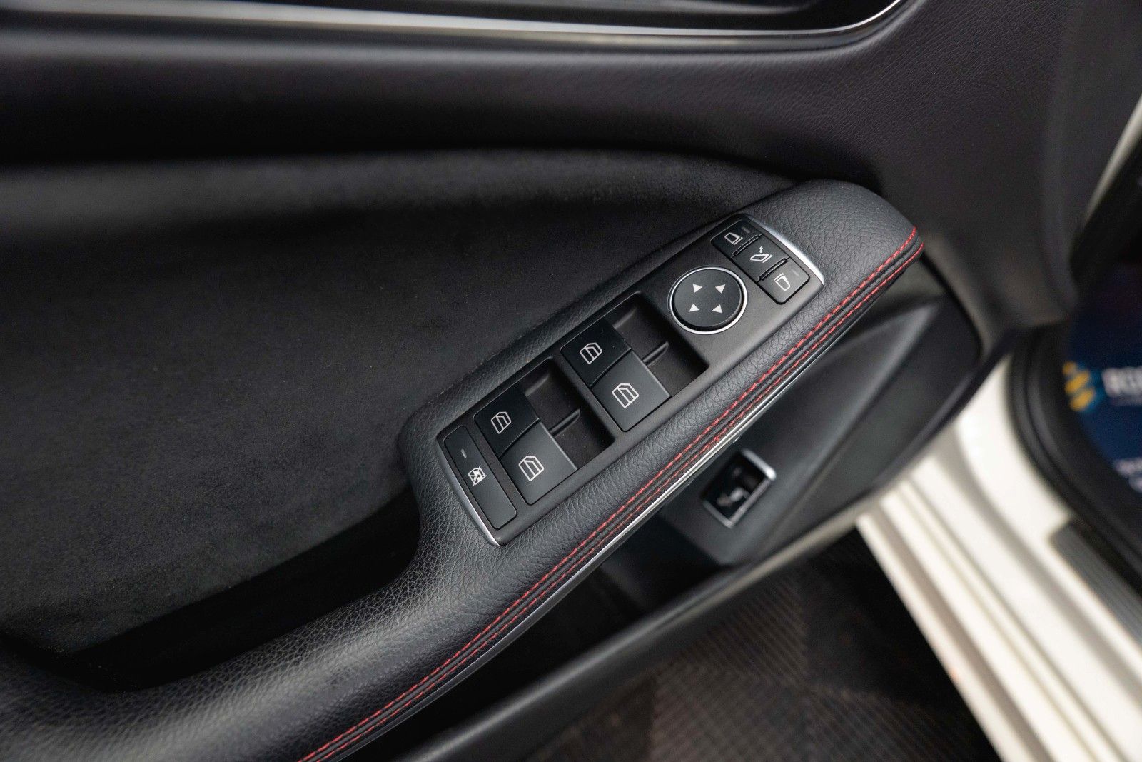 Fahrzeugabbildung Mercedes-Benz CLA 250 Shooting Brake 4Matic AMG Night Pano LED