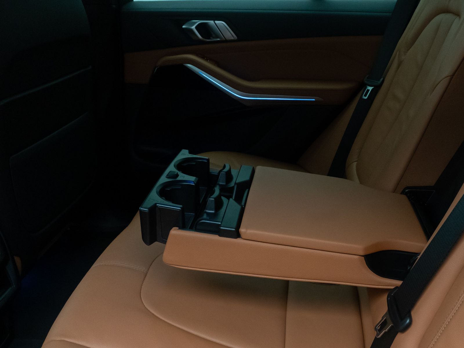 Fahrzeugabbildung BMW X5 xD45e M Sport Laser 360° DAB HUD Individual