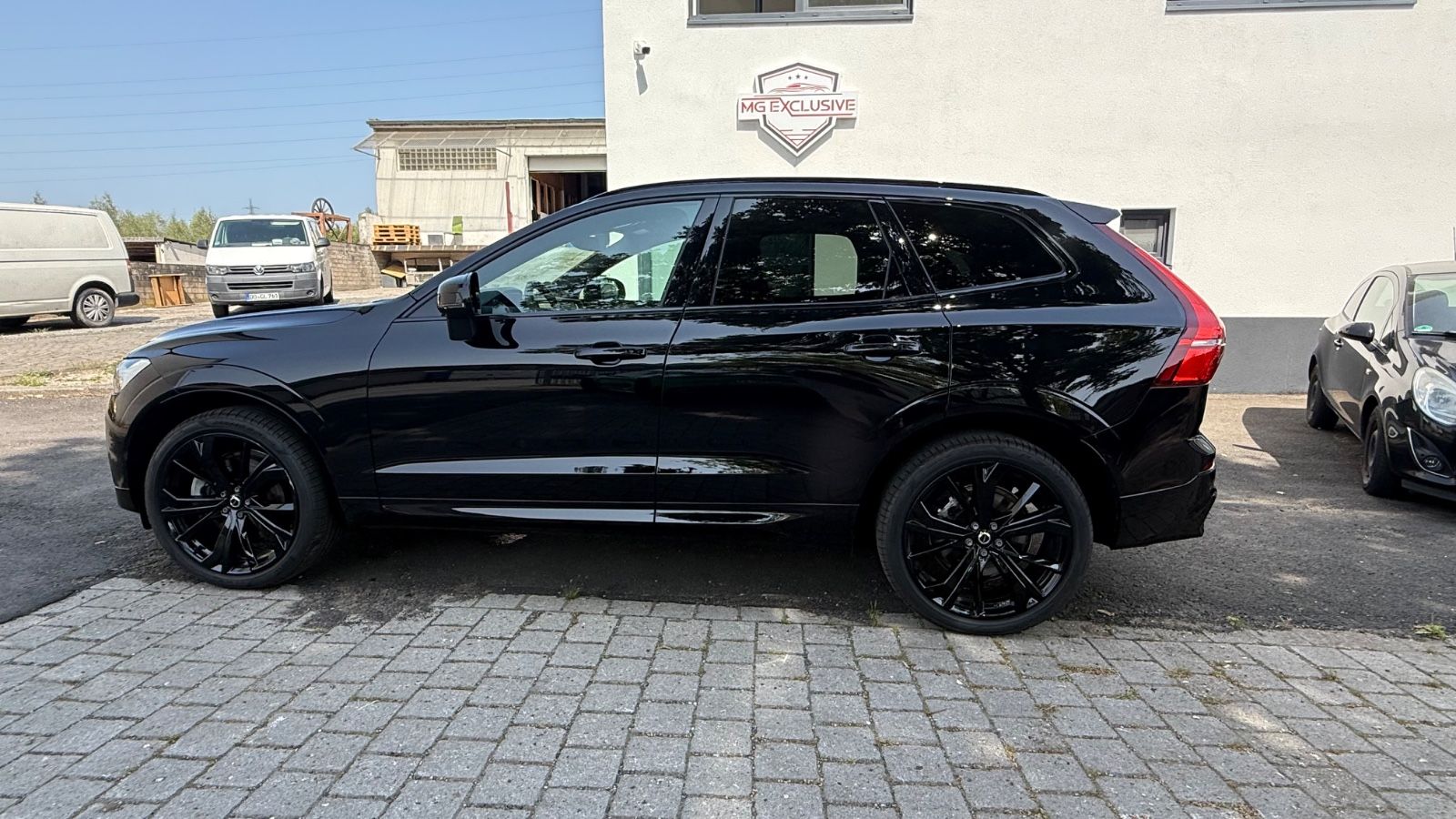 Fahrzeugabbildung Volvo XC 60 XC60 R-Design Black Edition AWD fahrbereit