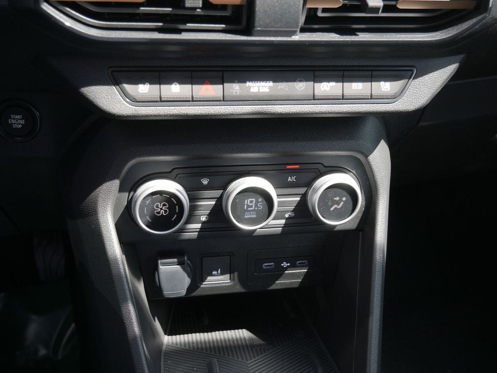 Fahrzeugabbildung Dacia Sandero Stepway Extreme TCe 110 NAVI LED 360°