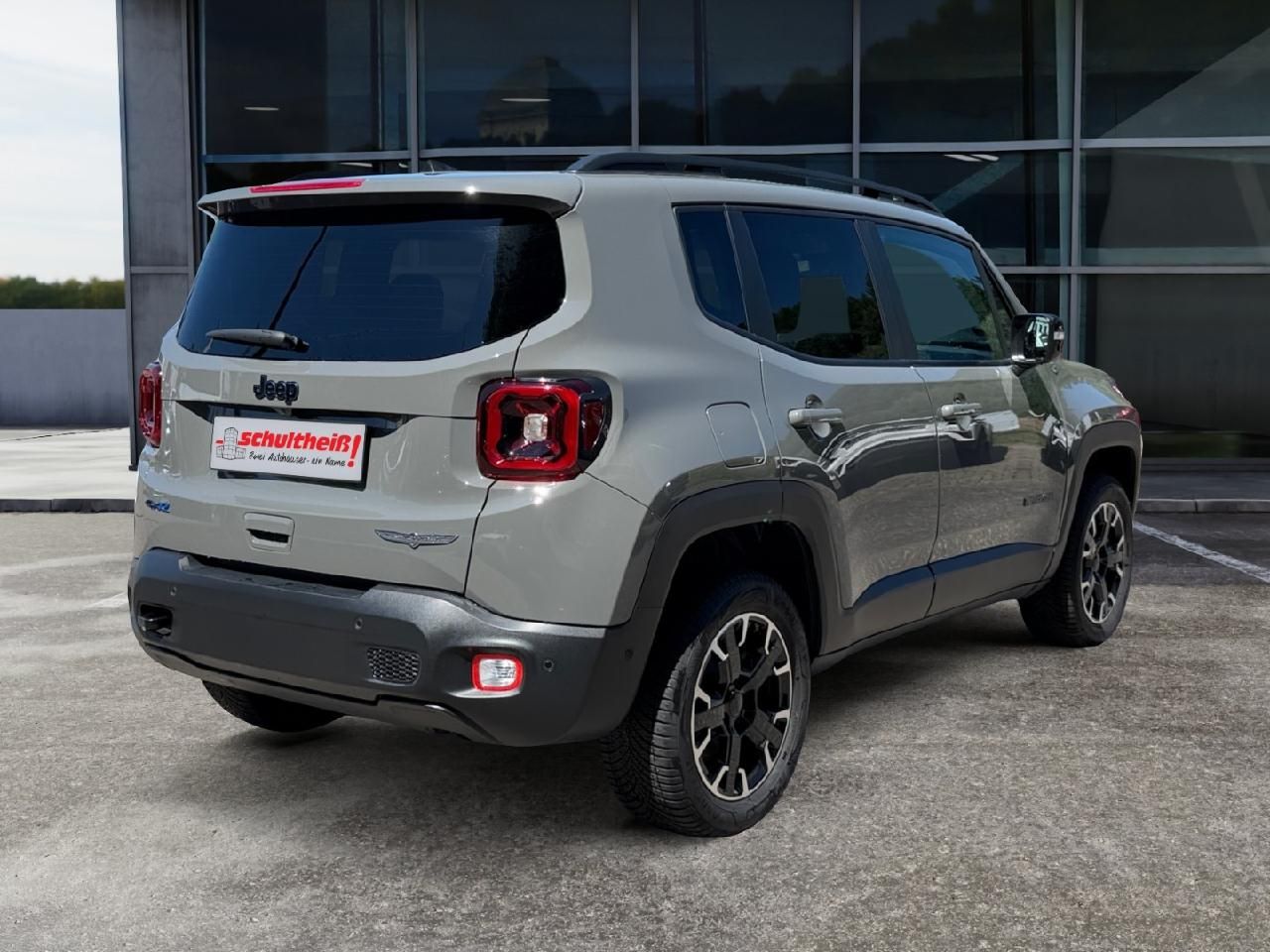 Fahrzeugabbildung Jeep Renegade Trailhawk Plug-In-Hybrid 4xe