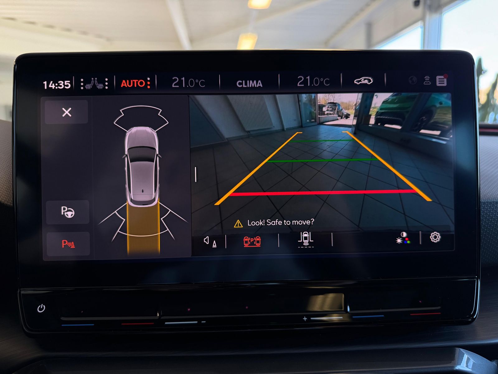 Fahrzeugabbildung CUPRA Leon VZ 2.0 TSI Pano Assist-XL Matrix Full-Link